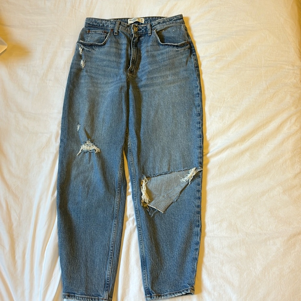 Abercrombie and Fitch 80’s Mom High Rise Jeans